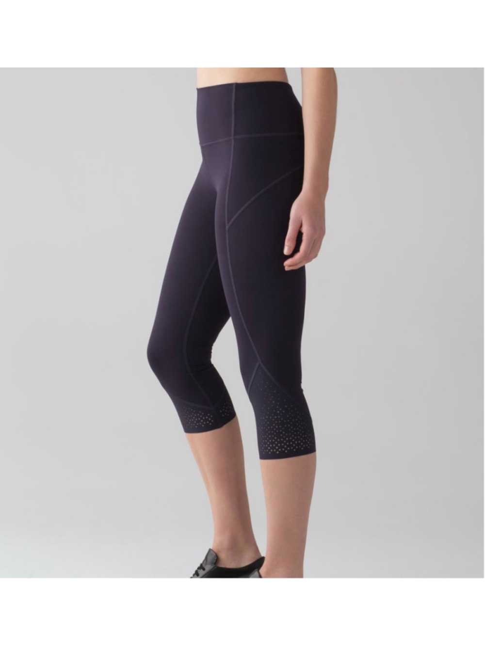 Women's Lululemon Anew Cropped Leggings Size 6 Black Grape